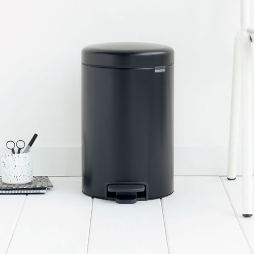 פח פדל 12 ליטר NewIcon - שחור מט Brabantia