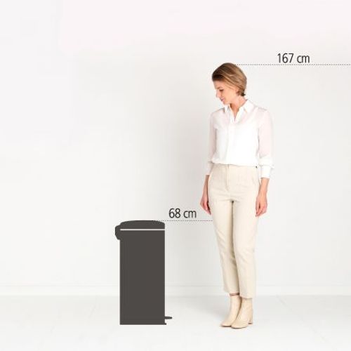 פח פדל 30 ליטר NewIcon - אפור בטון מינרלי Brabantia