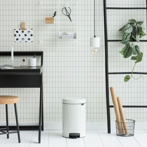 פח פדל 12 ליטר NewIcon - לבן Brabantia