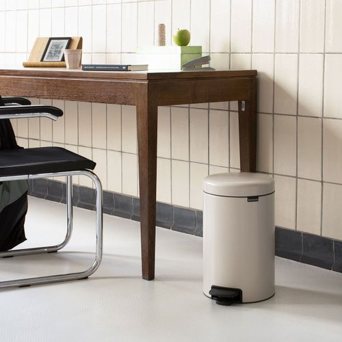 פח פדל 12 ליטר NewIcon - בז' עדין Brabantia