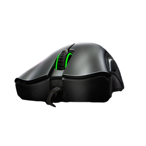 עכבר Razer DeathAdder Essential בזווית צד עם עיצוב ארגונומי