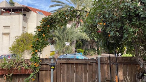שער מטפסים דקורטיבי לעיצוב הגינה