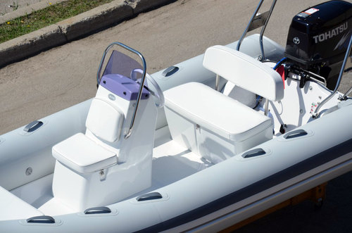 סירה מתנפחת חצי קשיחה RIB (פיברגלס) עם הגה ומושבים  GRAND S420NL