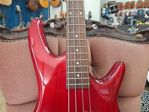 Ibanez GSR200 