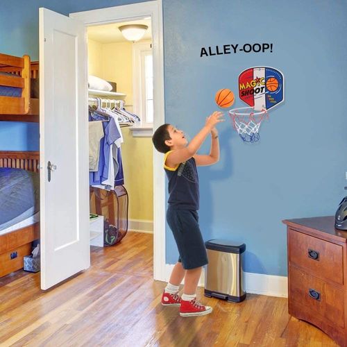 לוח כדורסל עם טבעת, רשת וכדור קטן 
