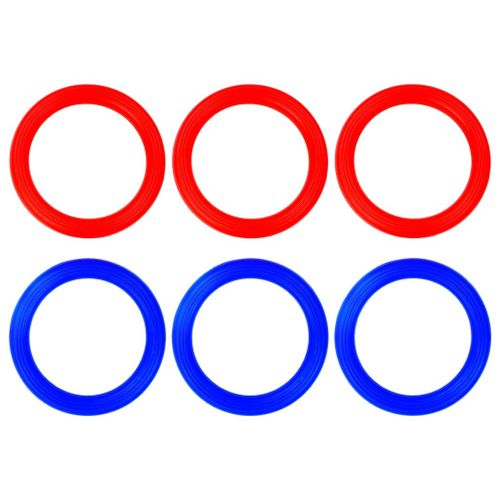 משחק קליעה עם חישוקים ובקבוקים לחצר הבית 