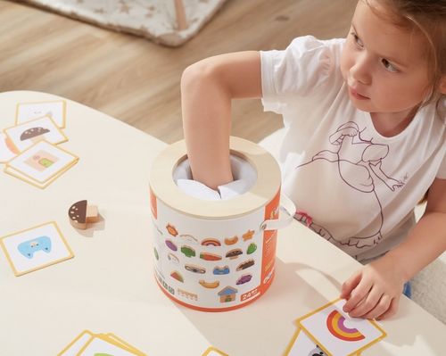 משחק 'משש והתאם' מעץ בדלי עם 19 צורות וכרטיסיות התאמה