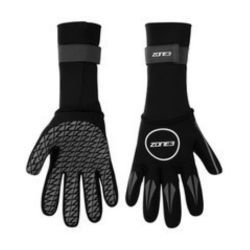 כפפות טרמיות לשחיה ZONE3 NEOPRENE GLOVES שחור-כסוף מבודדות ומחממות מאוד