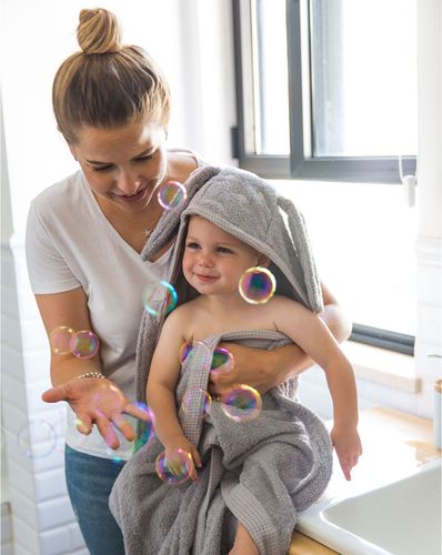 מגבת חיבוקי - מגבת רחצה לתינוק עם קפוצ'ון ואוזניים 100% כותנה - אפור בהיר