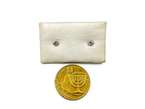 עגיל צמוד זרקון