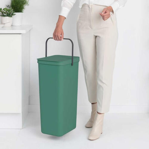 פח אשפה מפלסטיק 40 ליטר, ירוק כהה Brabantia