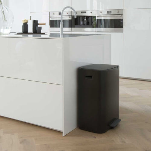 פח אשפה מחולק 30+30 ליטר, BO שחור Brabantia