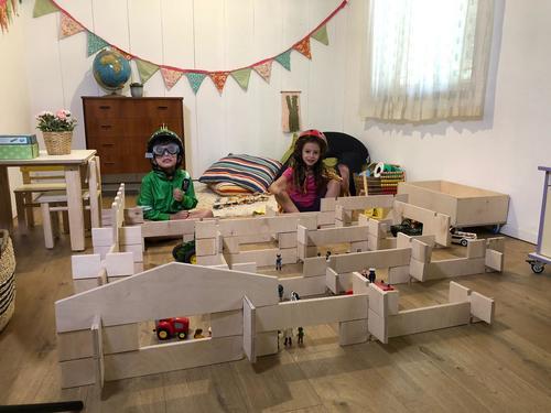 סופר בנאי - ערכת בניה ויצירה ענקית בעץ 55 חלקים עם ארגז אכסון 
