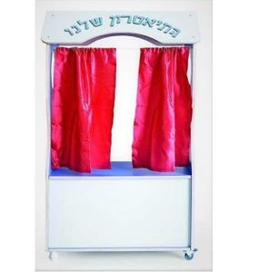 תיאטרון בובות מעץ