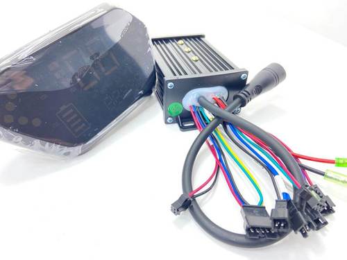 בקר 600w 32A מוקטן + צג אוניברסלי