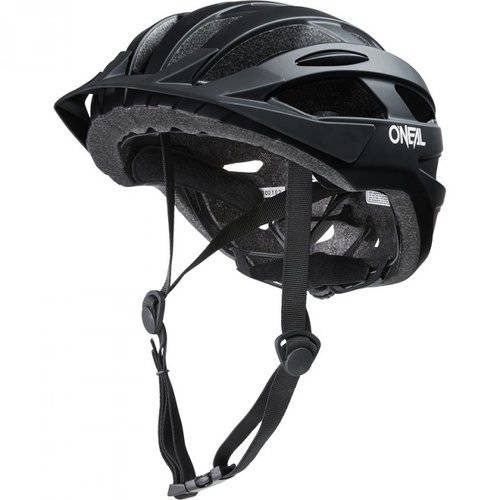 קסדת אופניים שחורה ONEAL OUTCAST PLAIN V.22 בטכנולוגיית Inmold עם מערכת התאמה ביד אחת ואבזם מגנטי Fidlock, אידיאלית לרכיבת שבילים ורכיבה עירונית
