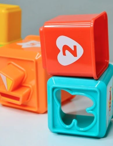 מגדל 5 קוביות כלי תחבורה עם 3 צורות להשחלה