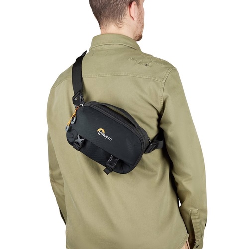 תיק מותן למצלמה Lowepro Trekker Lite HP 100