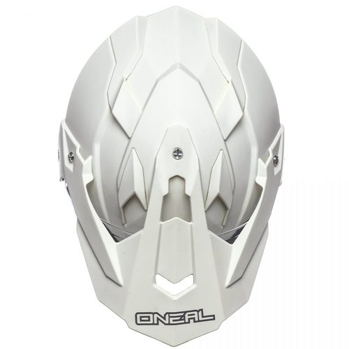 קסדת אדוונצ'ר ONEAL SIERRA 2 ADVENTURE בצבע לבן עם עדשת PINLOCK ומגן שמש מובנה, מתאימה לרכיבה בכביש ובשטח עם הגנה מקסימלית ונוחות מעולה