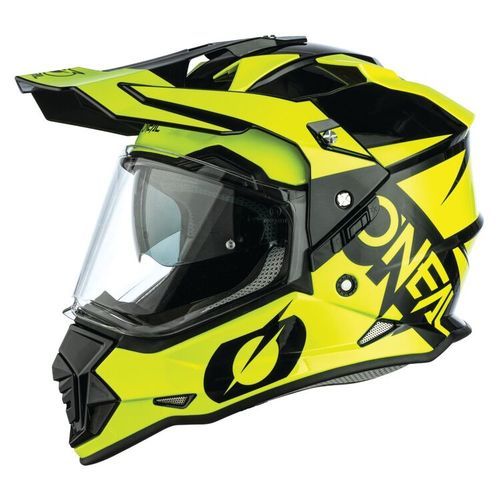 קסדת ONEAL SIERRA 2 ADVENTURE בצבע צהוב ושחור עם עדשת PINLOCK למניעת ערפל, מגן שמש מתכוונן ומעטפת ABS איכותית. קסדה מתקדמת לרכיבה בכביש ובשטח עם תקני בטיחות DOT/ECE 22.05