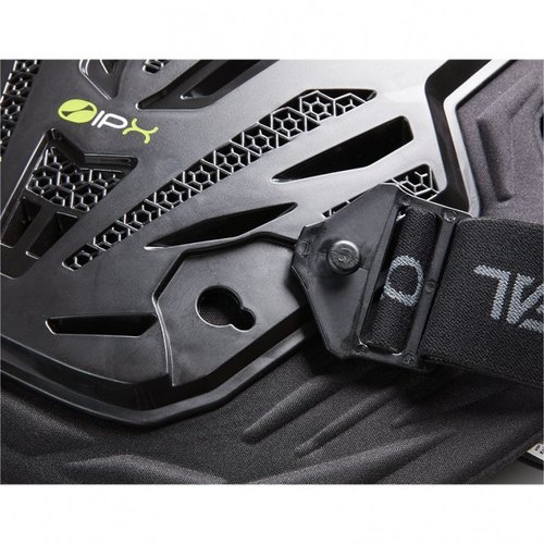מגן חזה ONEAL SPLIT CHEST PROTECTOR LITE שחור קל משקל עם רצועות מתכווננות, קצף ביולוגי פנימי ועיצוב מאוורר לרכיבה בטוחה ונוחה