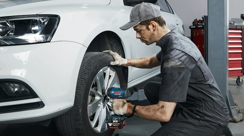 גוף מפתח רטיטה נטען בראשלס BOSCH GDS 18V 400 EC