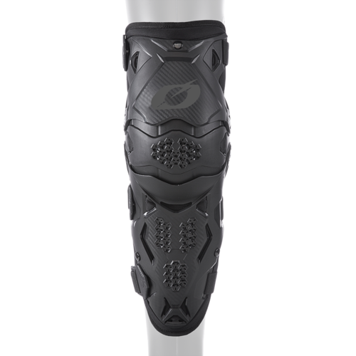 מגני ברכיים ONEAL PRO IV KNEE GUARD שחור עם הגנה כפולה על השוק ועצם הירך, מערכת ציר כפולה, ריפוד EVA נשלף ורצועות מתכווננות לרכיבה בטוחה ונוחה