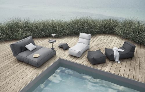 שולחן צד אפור חם STAY  Garden side table
