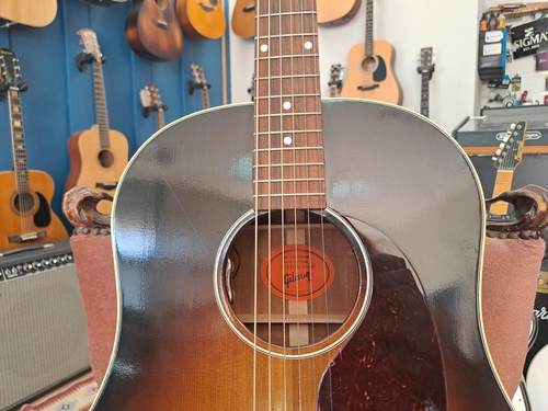 Gibson Custom Shop Historic 1942 Banner J-45 Vintage Sunburst 2019