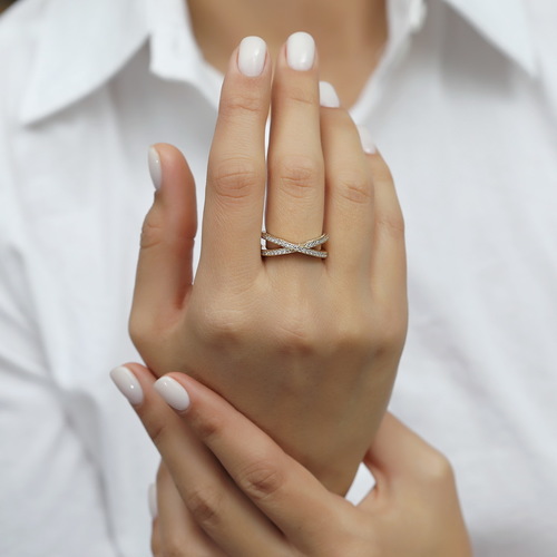 טבעת איקס יהלומים 0.77ct מקולקציית 