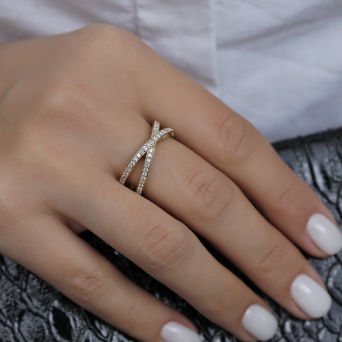 טבעת איקס יהלומים 0.77ct מקולקציית 