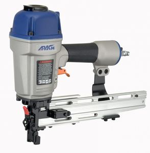 אקדח גדול לסיכות נגרות 18/65 APACH