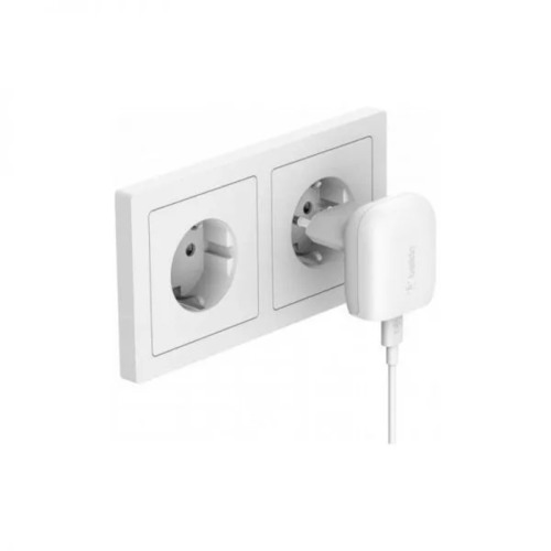 מטען קיר קומפקטי לטעינה מהירה 30W USB-A+USB-C מבית Belkin