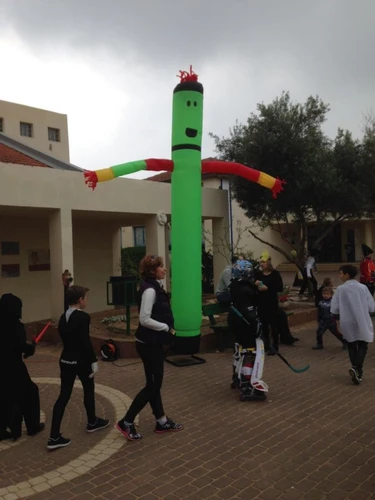 השכרת 2 בובות דנסר במבצע 
