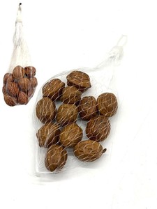 שקית אגוזים מפלסטיק לקישוט