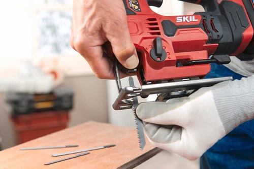 מסור אנכי(גיקסו) נטען 20V + סוללה 2.0Ah+ מטען