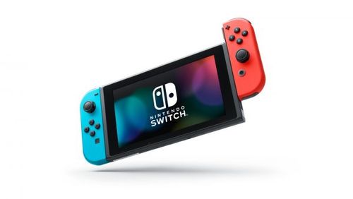 Nintendo Switch עם ג’וי-קון כחול ואדום