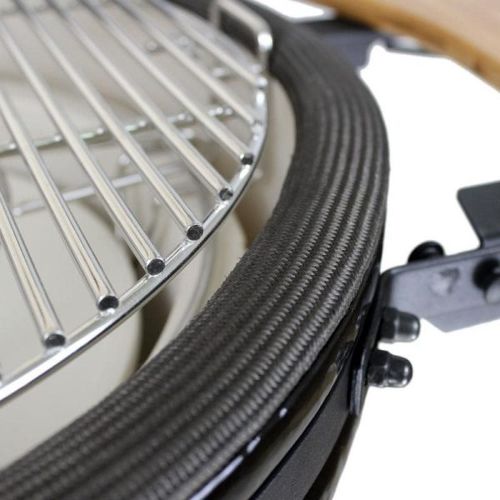 מעשנה גריל וטאבון 26 אינץ KING KAMADO כולל ציוד למעשנה בצבע שחור