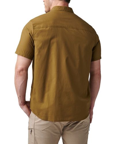 חולצה מכופתרת מדגם WYATT SHORT SLEEVE SHIRT מחיר אילת