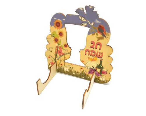 מעמד צבעוני מעץ לכוס ובקבוק יין