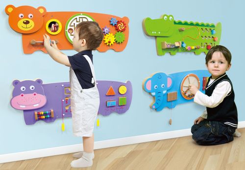 לוח פעילות גדול לתליה על קיר 5 פעילויות - קרוקודיל 