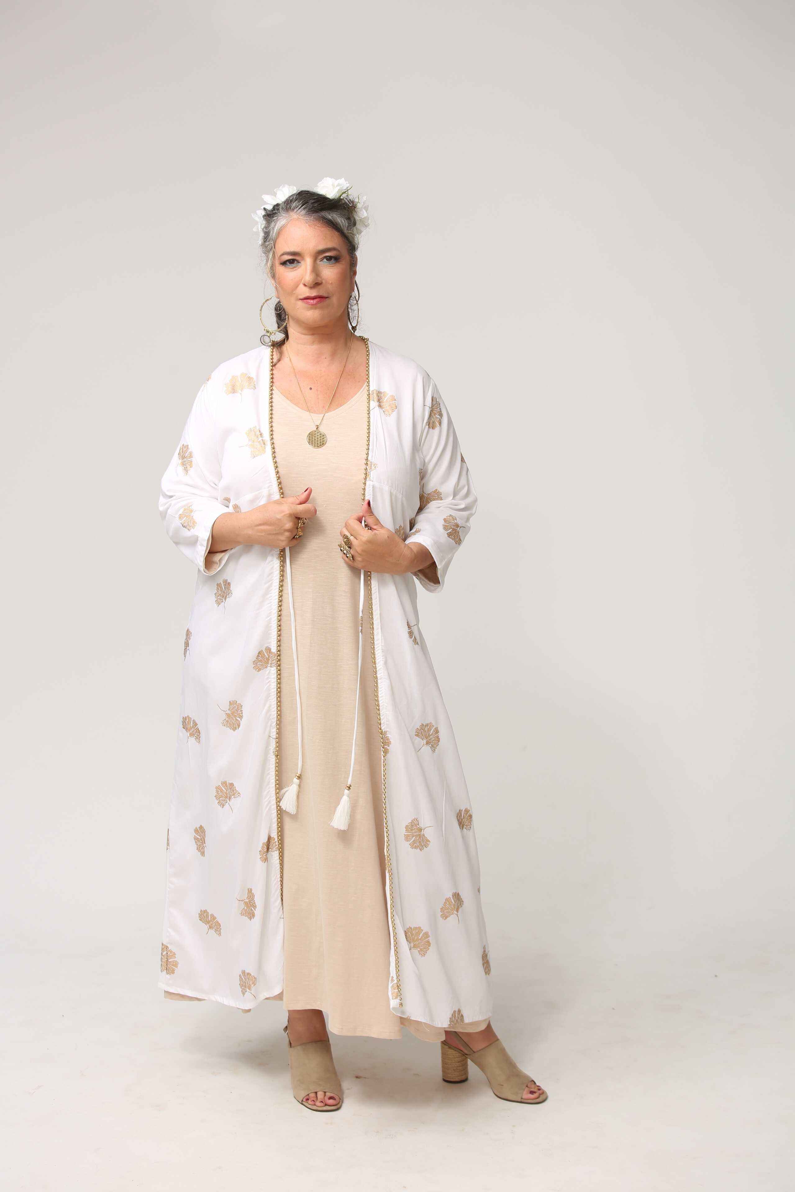 עליונית מוזהבת plus size