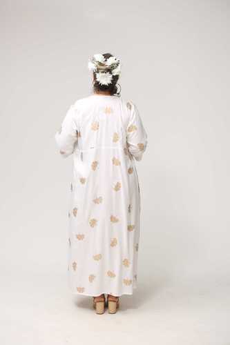 עליונית מוזהבת plus size
