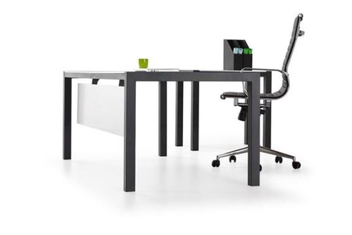 ‫שולחן משרדי ICON לבן רוחב 160 ס``מ‬‏