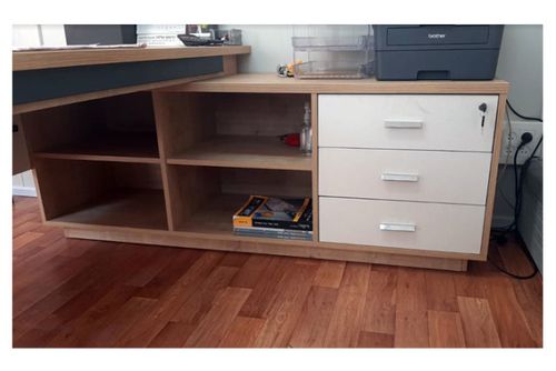 שולחן עבודה Flat כולל הרחבה 160 ס``מ צבע ספיר/UD סינר לבן