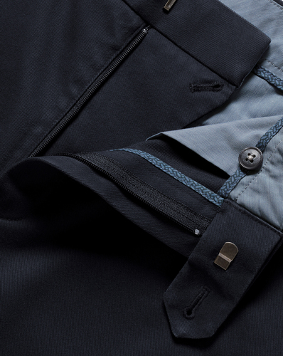 מכנסי צ'ינו אל קמט כחולים Ultimate Non-Iron Chinos - Navy