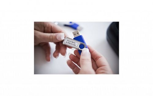 מדפסת מדבקות ניידת PT-H110 Compact Label Printer