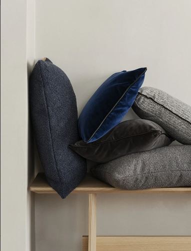 כרית מילוי נוצות 40X40 כחול רויאל VELVET Cushion Midnight Blue
