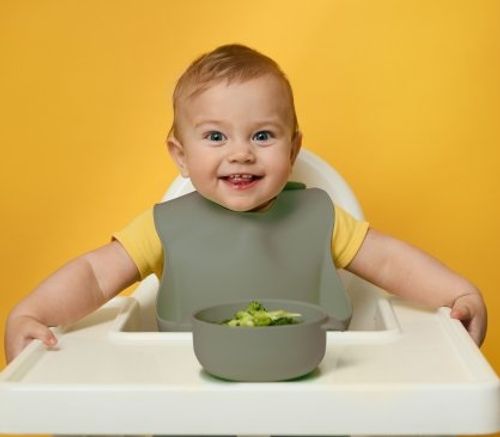 סינר 100% סיליקון רך וגמיש במיוחד עם כיס וסגירה עליונה - צהוב ארנב