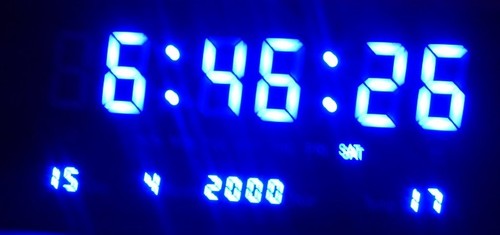 3615B שעון קיר לד חשמלי בכחול GOLF